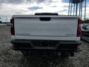 ✅ 2024 Chevrolet Silverado 2500HD Custom • VIN: 1GC4YMEY7RF468334 • Lot: 85898955. Wystawiony na Copart z przebiegiem 4 955 mil. Bezpłatny archiwum sprzedaży aukcyjnych z USA i szczegółowy raport historii pojazdu na DreamBid. Zdjęcie 6.