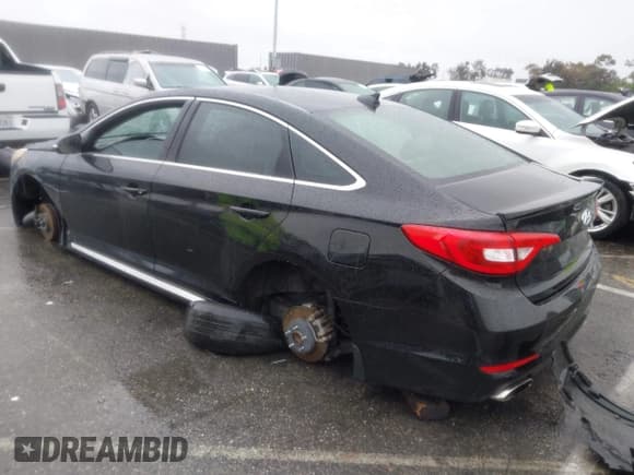 ✅ 2017 Hyundai Sonata Sport • VIN: 5NPE34AF6HH436860 • Лот: 43450092. Опубликован ранее на IAAI с пробегом Не указан. Бесплатный доступ к архиву аукционных продаж из США и подробный отчёт об истории автомобиля на DreamBid. Изображение 3.