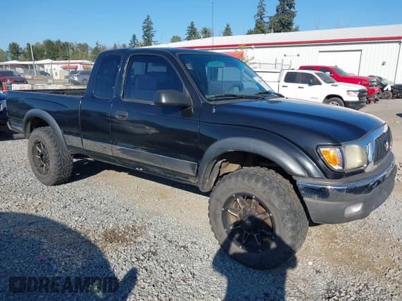 ✅ 2002 Toyota Tacoma PreRunner • VIN: 5TESM92N02Z885801 • Лот: 43240492. Опубликован ранее на IAAI с пробегом 267 683 миль. Бесплатный доступ к архиву аукционных продаж из США и подробный отчёт об истории автомобиля на DreamBid. Изображение 1.