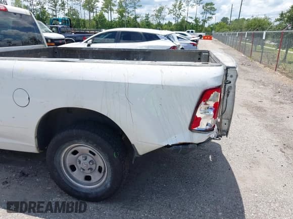 ✅ 2018 Ram 1500 Tradesman • VIN: 3C6JR6DG1JG219123 • Лот: 42755696. Опубликован ранее на IAAI с пробегом 140 522 миль. Бесплатный доступ к архиву аукционных продаж из США и подробный отчёт об истории автомобиля на DreamBid. Изображение 6.