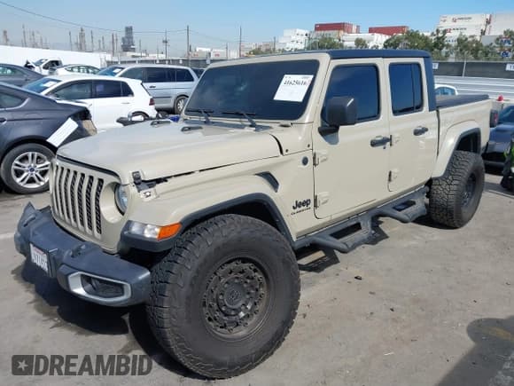 ✅ 2022 Jeep Gladiator Willys • VIN: 1C6HJTAG4NL175068 • Lot: 41625616. Wystawiony na IAAI z przebiegiem 28 503 mil. Bezpłatny archiwum sprzedaży aukcyjnych z USA i szczegółowy raport historii pojazdu na DreamBid. Zdjęcie 16.