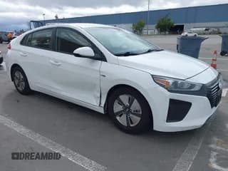 ✅ 2019 Hyundai Ioniq Blue • VIN: KMHC65LC5KU168562 • Lot: 41500128. Wystawiony na IAAI z przebiegiem 168 590 mil. Bezpłatny archiwum sprzedaży aukcyjnych z USA i szczegółowy raport historii pojazdu na DreamBid. Zdjęcie 1.