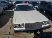✅ 1984 Buick Regal Limited • VIN: 1G4AM47A7EH420311 • Lot: 78300284. Wystawiony na Copart z przebiegiem 81 206 mil. Bezpłatny archiwum sprzedaży aukcyjnych z USA i szczegółowy raport historii pojazdu na DreamBid. Zdjęcie 5.