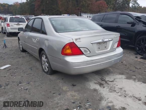 ✅ 2000 Toyota Avalon XL • VIN: 4T1BF28B1YU026051 • Lot: 43654465. Listed on IAAI with 237,484 mi. Free auction sales archive from the USA and detailed vehicle history report at DreamBid. Image 3.