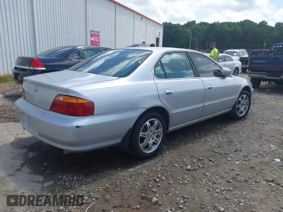 ✅ 1999 Acura TL • VIN: 19UUA5641XA041751 • Lot: 42410903. Listed on IAAI with 268,531 mi. Free auction sales archive from the USA and detailed vehicle history report at DreamBid. Image 4.