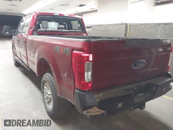 ✅ 2017 Ford F-250 Lariat • VIN: 1FT7W2BT3HEF19655 • Lot: 41932807. Wystawiony na IAAI z przebiegiem 231 282 mil. Bezpłatny archiwum sprzedaży aukcyjnych z USA i szczegółowy raport historii pojazdu na DreamBid. Zdjęcie 3.