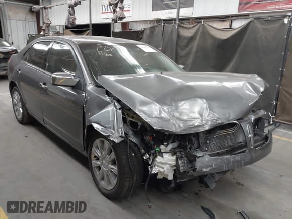 ✅ 2010 Lincoln MKZ • VIN: 3LNHL2GC6AR752532 • Lot: 42249704. Listed on IAAI with 127,687 mi. Free auction sales archive from the USA and detailed vehicle history report at DreamBid. Image 1.