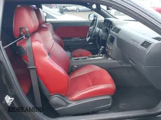 ✅ 2012 Dodge Challenger SRT-8 392 • VIN: 2C3CDYCJ9CH269848 • Lot: 41597461. Wystawiony na IAAI z przebiegiem 89 901 mil. Bezpłatny archiwum sprzedaży aukcyjnych z USA i szczegółowy raport historii pojazdu na DreamBid. Zdjęcie 5.