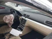 ✅ 2014 Volkswagen CC Sport • VIN: WVWBN7AN4EE505014 • Lot: 41520345. Wystawiony na IAAI z przebiegiem 140 422 mil. Bezpłatny archiwum sprzedaży aukcyjnych z USA i szczegółowy raport historii pojazdu na DreamBid. Zdjęcie 5.