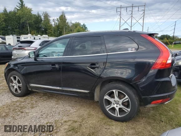 ✅ 2015 Volvo XC60 T6 • VIN: YV4902RK9F2763135 • Lot: 80947655. Wystawiony na Copart z przebiegiem 78 014 mil. Bezpłatny archiwum sprzedaży aukcyjnych z USA i szczegółowy raport historii pojazdu na DreamBid. Zdjęcie 3.