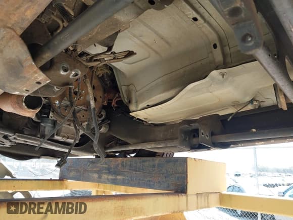 ✅ 2001 Chevrolet Silverado 1500 LS • VIN: 2GCEK19T811392878 • Лот: 41829021. Опубликован ранее на IAAI с пробегом 230 243 миль. Бесплатный доступ к архиву аукционных продаж из США и подробный отчёт об истории автомобиля на DreamBid. Изображение 14.