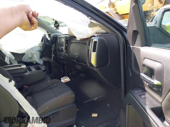 ✅ 2019 Chevrolet Silverado 1500 LT • VIN: 2GCRCPEC6K1208188 • Lot: 42327635. Wystawiony na IAAI z przebiegiem Nie podano. Bezpłatny archiwum sprzedaży aukcyjnych z USA i szczegółowy raport historii pojazdu na DreamBid. Zdjęcie 5.