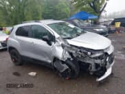 ✅ 2022 Chevrolet Trax LT • VIN: KL7CJPSM9NB507961 • Lot: 42249858. Wystawiony na IAAI z przebiegiem 53 737 mil. Bezpłatny archiwum sprzedaży aukcyjnych z USA i szczegółowy raport historii pojazdu na DreamBid. Zdjęcie 13.