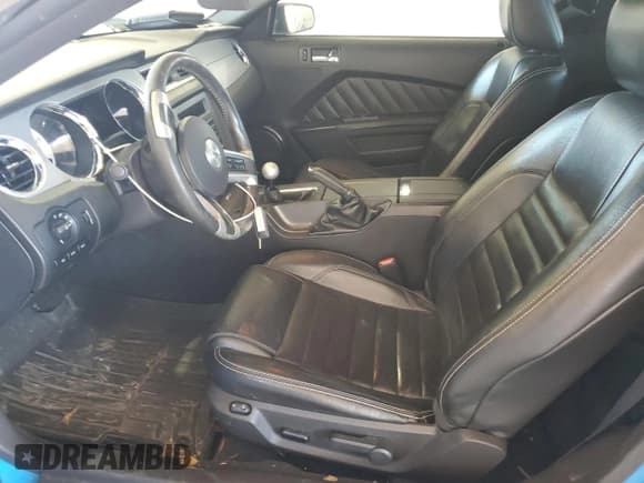 ✅ 2010 Ford Mustang GT • VIN: 1ZVBP8CH9A5133099 • Lot: 84927695. Listed on Copart with 99,917 mi. Free auction sales archive from the USA and detailed vehicle history report at DreamBid. Image 7.