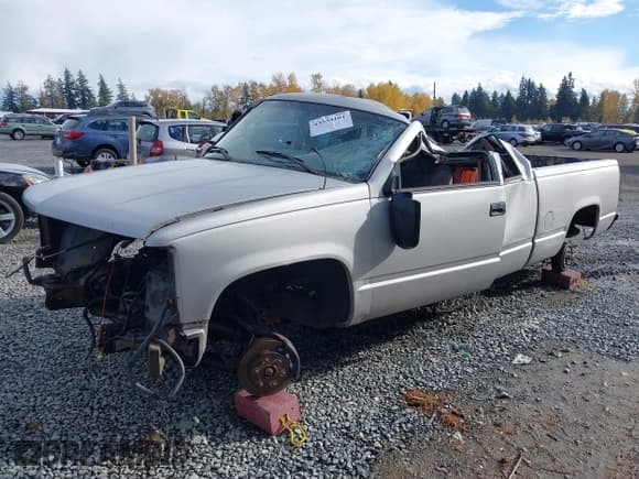 ✅ 1997 Chevrolet Silverado 1500 • VIN: 2GCEK19R5V1211794 • Lot: 43594101. Wystawiony na IAAI z przebiegiem 228 738 mil. Bezpłatny archiwum sprzedaży aukcyjnych z USA i szczegółowy raport historii pojazdu na DreamBid. Zdjęcie 6.