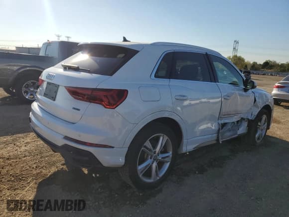 ✅ 2020 Audi Q3 S line Premium • VIN: WA1DECF39L1032332 • Lot: 84995965. Listed on Copart with 21,751 mi. Free auction sales archive from the USA and detailed vehicle history report at DreamBid. Image 3.