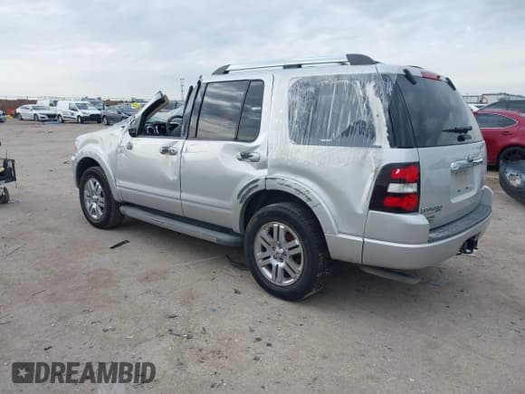 ✅ 2010 Ford Explorer Limited • VIN: 1FMEU7F89AUA84731 • Lot: 41585563. Wystawiony na IAAI z przebiegiem 142 598 mil. Bezpłatny archiwum sprzedaży aukcyjnych z USA i szczegółowy raport historii pojazdu na DreamBid. Zdjęcie 3.