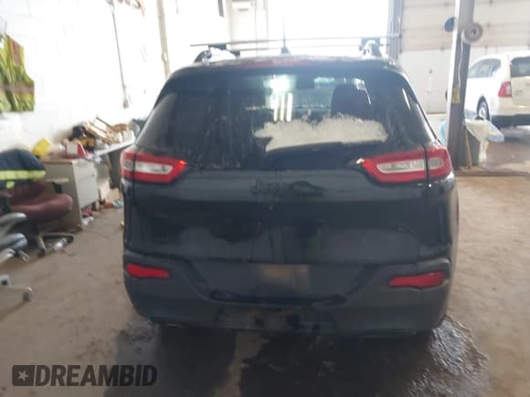 ✅ 2016 Jeep Cherokee Limited • VIN: 1C4PJMDB9GW344884 • Lot: 41348741. Wystawiony na IAAI z przebiegiem 130 835 mil. Bezpłatny archiwum sprzedaży aukcyjnych z USA i szczegółowy raport historii pojazdu na DreamBid. Zdjęcie 16.