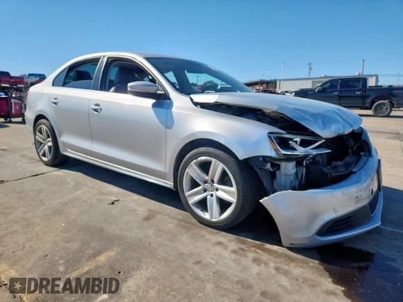 ✅ 2013 Volkswagen Jetta TDI w/Premium/Nav • VIN: 3VWLL7AJ4DM414192 • Lot: 91140635. Wystawiony na Copart z przebiegiem 120 687 mil. Bezpłatny archiwum sprzedaży aukcyjnych z USA i szczegółowy raport historii pojazdu na DreamBid. Zdjęcie 4.