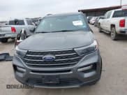 ✅ 2022 Ford Explorer XLT • VIN: 1FMSK7DH7NGA45992 • Lot: 41528896. Wystawiony na IAAI z przebiegiem Nie podano. Bezpłatny archiwum sprzedaży aukcyjnych z USA i szczegółowy raport historii pojazdu na DreamBid. Zdjęcie 13.