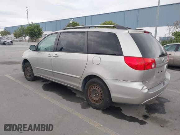 ✅ 2009 Toyota Sienna CE • VIN: 5TDZK23C19S233933 • Lot: 43690299. Listed on IAAI with 221,890 mi. Free auction sales archive from the USA and detailed vehicle history report at DreamBid. Image 3.