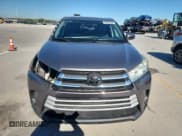 ✅ 2017 Toyota Highlander XLE • VIN: 5TDKZRFH2HS509077 • Lot: 86220585. Listed on Copart with 138,732 mi. Free auction sales archive from the USA and detailed vehicle history report at DreamBid. Image 5.