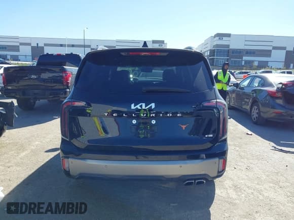 ✅ 2023 Kia Telluride SX Prestige X-Line • VIN: 5XYP5DGCXPG381917 • Lot: 43544625. Wystawiony na IAAI z przebiegiem 27 245 mil. Bezpłatny archiwum sprzedaży aukcyjnych z USA i szczegółowy raport historii pojazdu na DreamBid. Zdjęcie 16.