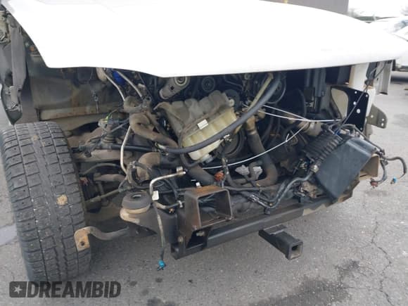 ✅ 2002 GMC Sierra 2500HD SLE • VIN: 1GTHK23122F187173 • Lot: 41446261. Wystawiony na IAAI z przebiegiem Nie podano. Bezpłatny archiwum sprzedaży aukcyjnych z USA i szczegółowy raport historii pojazdu na DreamBid. Zdjęcie 20.