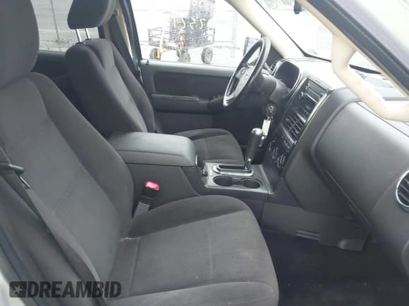 ✅ 2010 Ford Explorer XLT • VIN: 1FMEU7D87AUA69194 • Lot: 42521246. Wystawiony na IAAI z przebiegiem 161 667 mil. Bezpłatny archiwum sprzedaży aukcyjnych z USA i szczegółowy raport historii pojazdu na DreamBid. Zdjęcie 5.