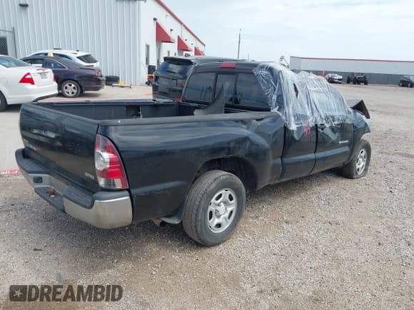 ✅ 2011 Toyota Tacoma • VIN: 5TFTX4CN1BX004365 • Lot: 42609521. Listed on IAAI with 135,817 mi. Free auction sales archive from the USA and detailed vehicle history report at DreamBid. Image 4.