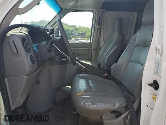 ✅ 2010 Ford Econoline Cargo Commercial • VIN: 1FTSS3EL9ADA46945 • Lot: 64175015. Wystawiony na Copart z przebiegiem Nie podano. Bezpłatny archiwum sprzedaży aukcyjnych z USA i szczegółowy raport historii pojazdu na DreamBid. Zdjęcie 7.