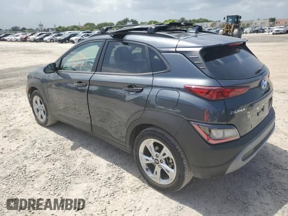 ✅ 2022 Hyundai Kona SEL • VIN: KM8K32AB1NU914152 • Lot: 59475723. Wystawiony na Copart z przebiegiem 1 285 mil mil. Skorzystaj z bezpłatnego archiwum sprzedaży aukcyjnych z USA i zobacz szczegółowy raport historii pojazdu na DreamBid. Zdjęcie 2.