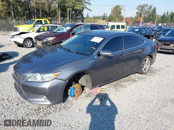 ✅ 2013 Lexus ES 300h • VIN: JTHBW1GGXD2035783 • Lot: 43359517. Listed on IAAI with 158,249 mi. Free auction sales archive from the USA and detailed vehicle history report at DreamBid. Image 2.