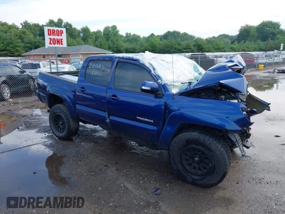 ✅ 2015 Toyota Tacoma • VIN: 3TMLU4EN0FM179143 • Lot: 42701149. Listed on IAAI with 78,527 mi. Free auction sales archive from the USA and detailed vehicle history report at DreamBid. Image 12.
