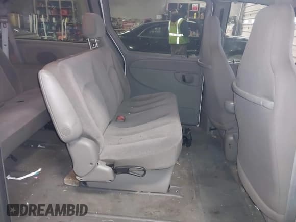 ✅ 2002 Chrysler Town & Country LX • VIN: 2C4GP44312R576257 • Лот: 41532934. Опубликован ранее на IAAI с пробегом 197 317 миль. Бесплатный доступ к архиву аукционных продаж из США и подробный отчёт об истории автомобиля на DreamBid. Изображение 8.