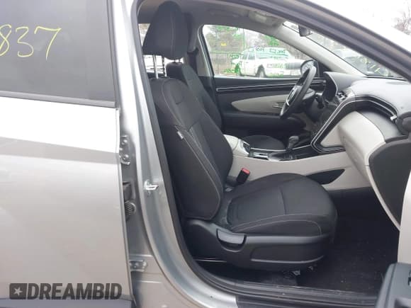 ✅ 2024 Hyundai Tucson SEL • VIN: 5NMJBCDE4RH316729 • Lot: 41864837. Wystawiony na IAAI z przebiegiem 46 281 mil. Bezpłatny archiwum sprzedaży aukcyjnych z USA i szczegółowy raport historii pojazdu na DreamBid. Zdjęcie 5.