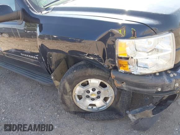 ✅ 2012 Chevrolet Silverado 1500 LTZ • VIN: 1GCPKTE77CF110836 • Lot: 42746221. Wystawiony na IAAI z przebiegiem 105 109 mil. Bezpłatny archiwum sprzedaży aukcyjnych z USA i szczegółowy raport historii pojazdu na DreamBid. Zdjęcie 6.