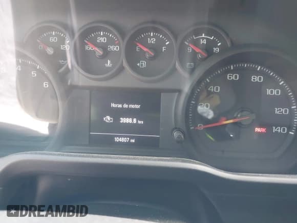 ✅ 2022 Chevrolet Silverado 1500 Custom • VIN: 3GCPYBEK5NG176980 • Lot: 41860805. Wystawiony na IAAI z przebiegiem 104 807 mil. Bezpłatny archiwum sprzedaży aukcyjnych z USA i szczegółowy raport historii pojazdu na DreamBid. Zdjęcie 7.