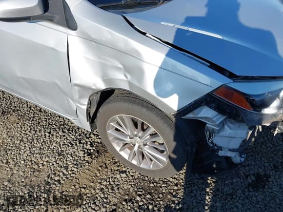 ✅ 2015 Toyota Corolla LE • VIN: 5YFBURHE5FP204390 • Лот: 43474376. Опубликован ранее на IAAI с пробегом 148 741 миль. Бесплатный доступ к архиву аукционных продаж из США и подробный отчёт об истории автомобиля на DreamBid. Изображение 22.