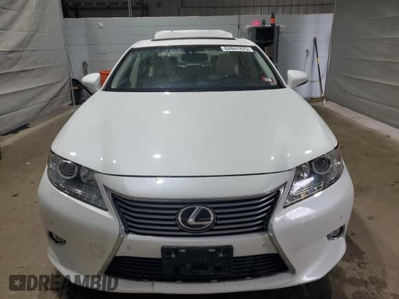 ✅ 2014 Lexus ES 330 • VIN: JTHBK1GG9E2091078 • Lot: 62667875. Listed on Copart with 154,900 mi. Free auction sales archive from the USA and detailed vehicle history report at DreamBid. Image 5.