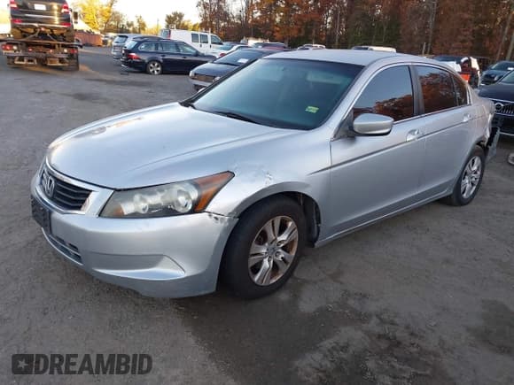 ✅ 2008 Honda Accord LX-P • VIN: 1HGCP26428A027271 • Lot: 43617574. Listed on IAAI with 140,501 mi. Free auction sales archive from the USA and detailed vehicle history report at DreamBid. Image 2.
