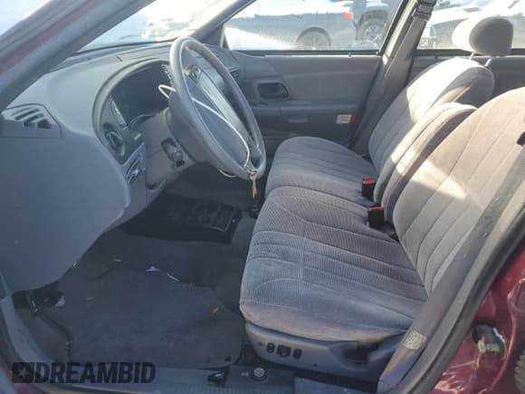 ✅ 1993 Ford Taurus GL • VIN: 1FALP52U2PG147367 • Lot: 42258795. Wystawiony na Copart z przebiegiem 68 209 mil. Bezpłatny archiwum sprzedaży aukcyjnych z USA i szczegółowy raport historii pojazdu na DreamBid. Zdjęcie 7.