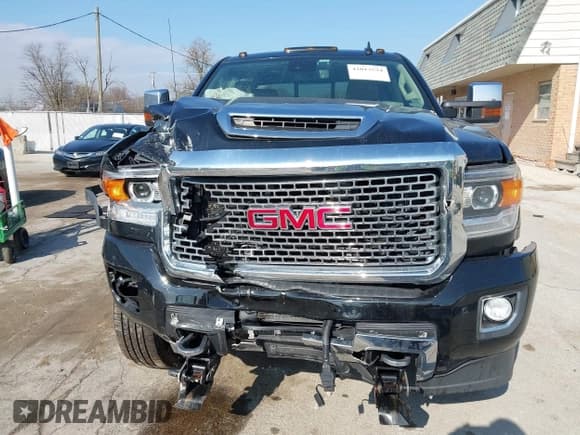 ✅ 2017 GMC Sierra 2500HD Denali • VIN: 1GT12UEY4HF248314 • Лот: 42013534. Опубликован ранее на IAAI с пробегом 236 218 миль. Бесплатный доступ к архиву аукционных продаж из США и подробный отчёт об истории автомобиля на DreamBid. Изображение 12.