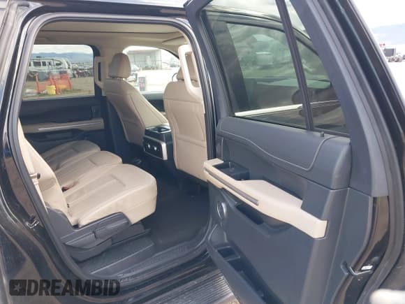 ✅ 2024 Ford Expedition Max Limited • VIN: 1FMJK2A81REA41067 • Lot: 42083414. Listed on IAAI with 39,383 mi. Free auction sales archive from the USA and detailed vehicle history report at DreamBid. Image 8.