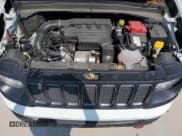 ✅ 2022 Jeep Renegade Trailhawk • VIN: ZACNJDC17NPP01034 • Lot: 68957375. Wystawiony na Copart z przebiegiem 28 564 mil. Bezpłatny archiwum sprzedaży aukcyjnych z USA i szczegółowy raport historii pojazdu na DreamBid. Zdjęcie 12.