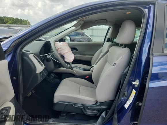 ✅ 2017 Honda HR-V LX • VIN: 3CZRU5H32HG700059 • Lot: 62858095. Listed on Copart with 84,811 mi. Free auction sales archive from the USA and detailed vehicle history report at DreamBid. Image 7.