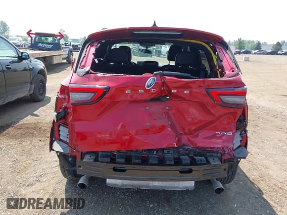 ✅ 2024 Ford Escape ST-Line • VIN: 1FMCU9MN0RUA68389 • Lot: 42729406. Listed on IAAI with 14,260 mi. Free auction sales archive from the USA and detailed vehicle history report at DreamBid. Image 17.