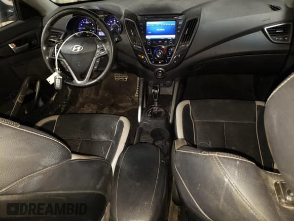 ✅ 2013 Hyundai Veloster Turbo • VIN: KMHTC6AE5DU117827 • Lot: 81896054. Wystawiony na Copart z przebiegiem 183 674 mil. Bezpłatny archiwum sprzedaży aukcyjnych z USA i szczegółowy raport historii pojazdu na DreamBid. Zdjęcie 8.