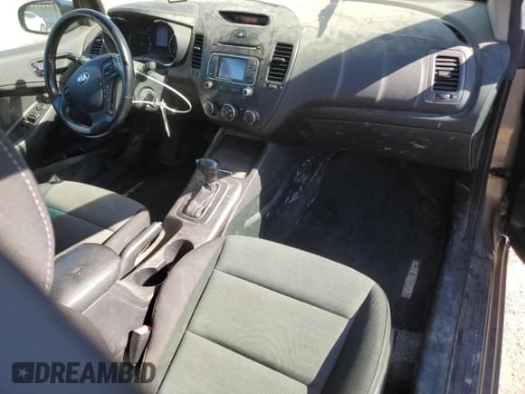 ✅ 2016 Kia Forte EX • VIN: KNAFX6A82G5624583 • Лот: 83918415. Опубликован ранее на Copart с пробегом 154 699 миль. Бесплатный доступ к архиву аукционных продаж из США и подробный отчёт об истории автомобиля на DreamBid. Изображение 8.