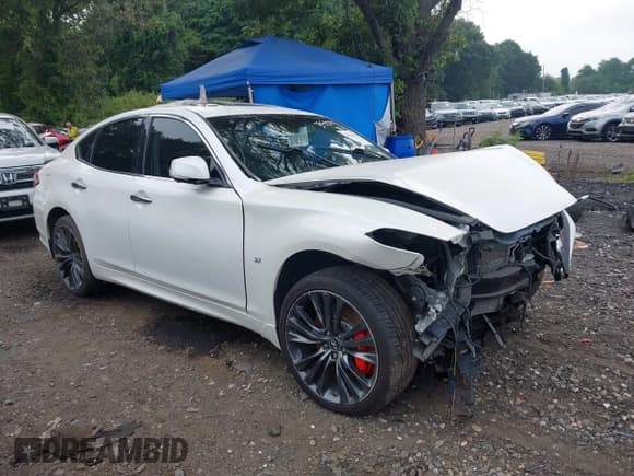 ✅ 2016 Infiniti Q70 • VIN: JN1BY1AR3GM270723 • Lot: 40029163. Wystawiony na IAAI z przebiegiem 80 411 mil. Bezpłatny archiwum sprzedaży aukcyjnych z USA i szczegółowy raport historii pojazdu na DreamBid. Zdjęcie 1.